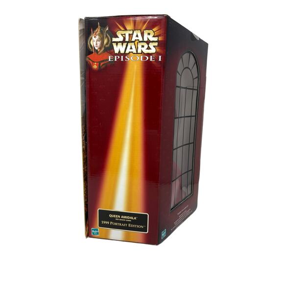 Star Wars Episode I Queen Amidala Doll (1999 Portrait Edition - Red Senate Gown) - Picture 4 of 6